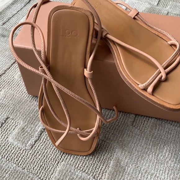 Lace up sandals great shape - Picture 2 of 5